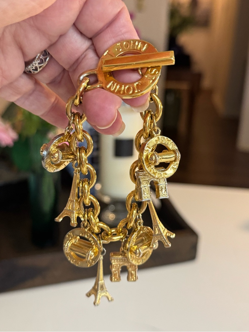 💛 VINTAGE ST. Johns KNITS PARIS-THEMED CHARM BRACELET! 💛💛